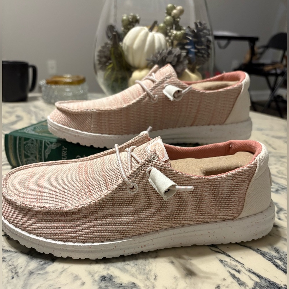 Hey Dude Women's Light Pink Loafers - Picture 4 of 6